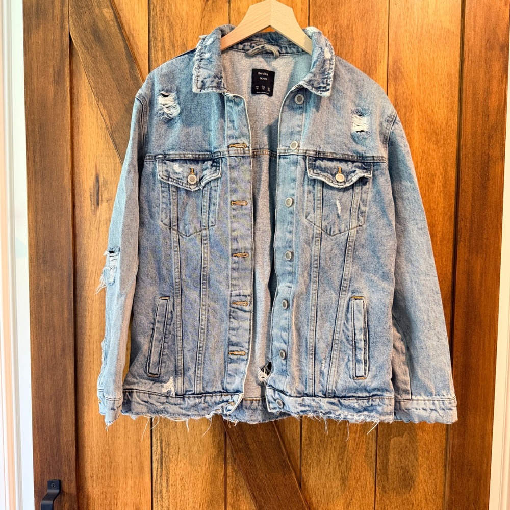 Bershka Oversized Distressed Denim Jacket Light Wash Medium Grunge Streetwear